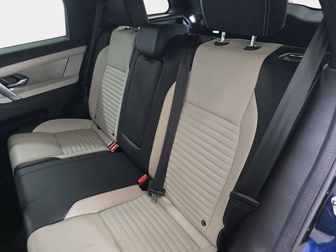 Used 2023 Land Rover Discovery Sport SE R-Dynamic image 13
