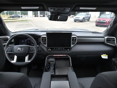 Used 2025 Toyota Sequoia SR5 image 32