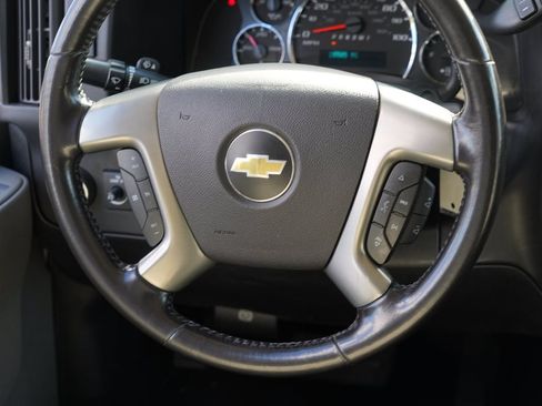 Used 2017 Chevrolet Express 2500 RWD image 23