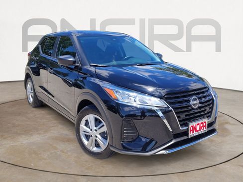 Certified 2025 Nissan Kicks Play S FWD image 4