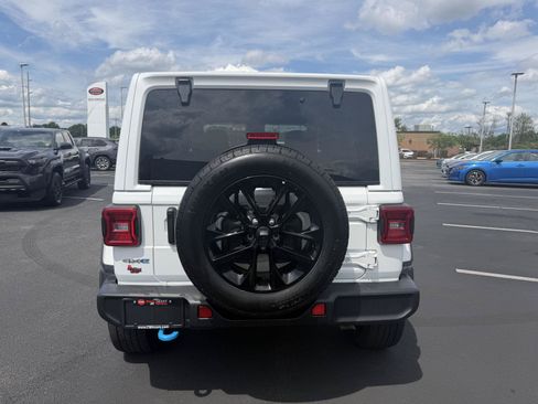 Used 2024 Jeep Wrangler Unlimited Sahara AWD/4WD image 6