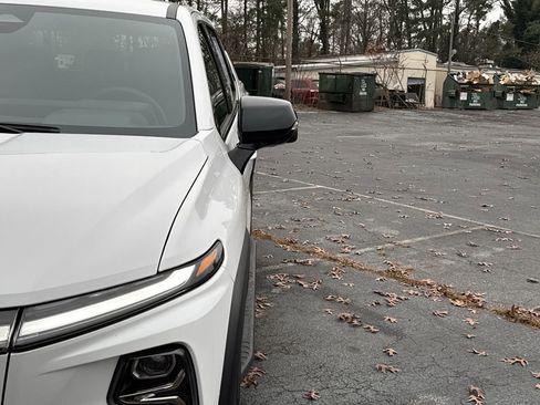 New 2025 Chevrolet Silverado EV LT AWD/4WD image 11