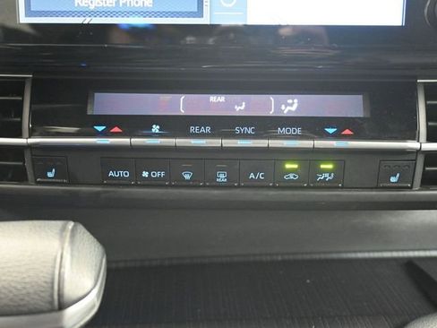 Used 2023 Toyota Sienna XSE image 19