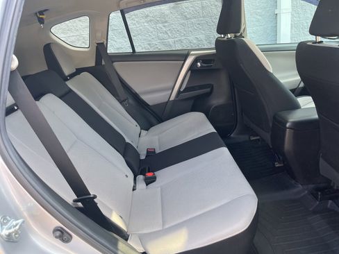 Used 2016 Toyota RAV4 XLE image 33