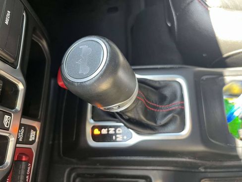 Used 2023 Jeep Wrangler Unlimited Rubicon AWD/4WD image 22
