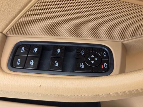 Used 2020 Porsche Panamera 4 AWD/4WD image 33