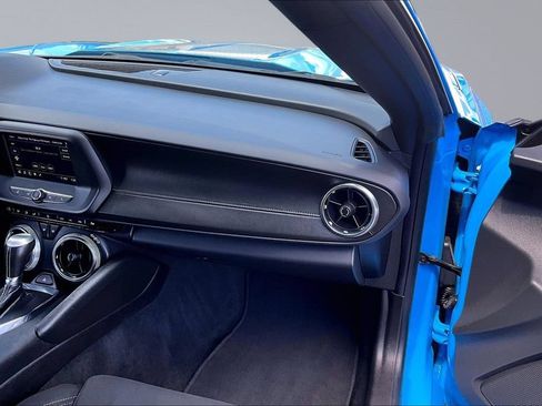 Used 2022 Chevrolet Camaro LT RWD image 17