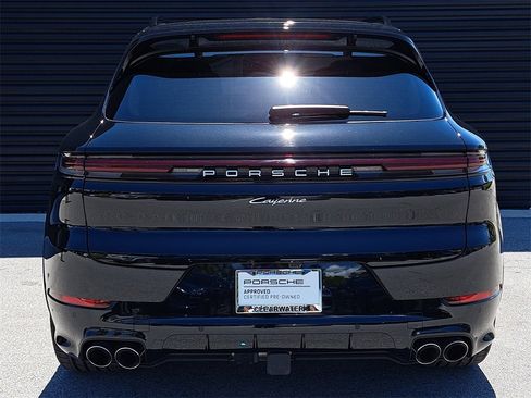 Used 2025 Porsche Cayenne image 6