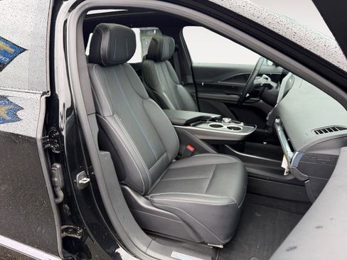 Used 2024 Cadillac Lyriq Sport AWD/4WD image 25