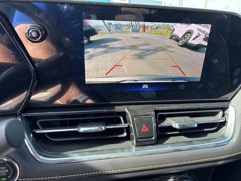 New 2025 Chevrolet TrailBlazer ACTIV w/ Driver Confidence Package AWD/4WD image 16