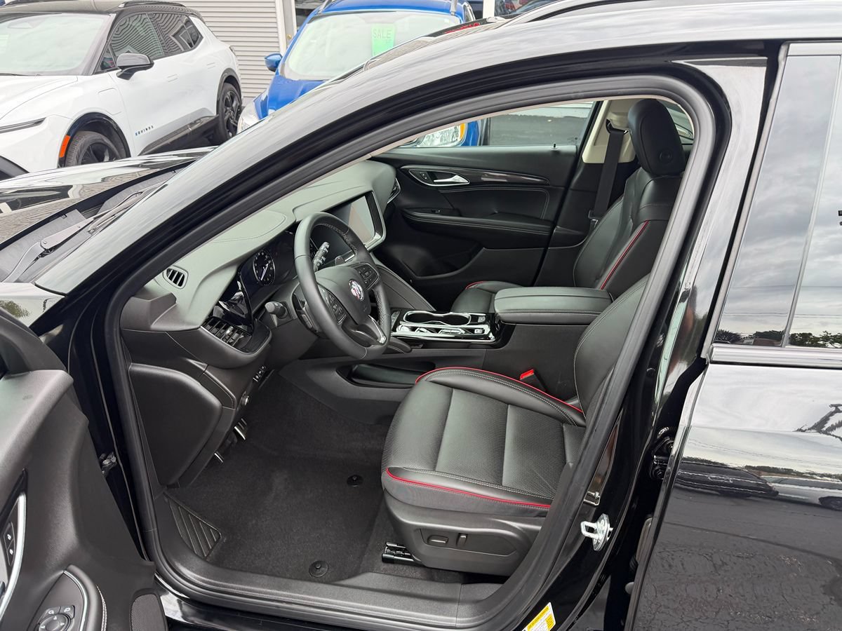 Used 2023 Buick Envision Essence w/ Technology Package I AWD/4WD image 4