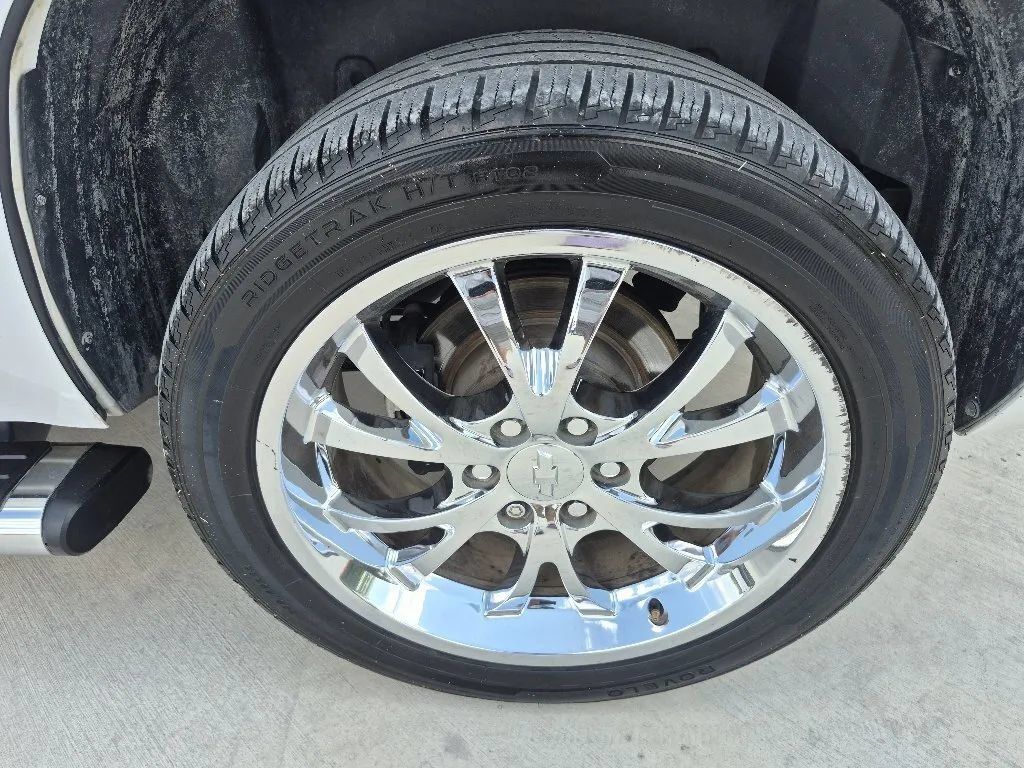 Used 2012 Chevrolet Tahoe LTZ RWD image 9