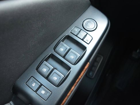 Used 2015 Chevrolet Tahoe LTZ RWD image 15