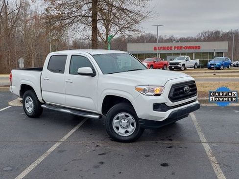 Used 2022 Toyota Tacoma SR image 2