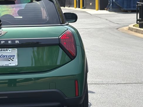 New 2026 MINI Cooper 2-Door Hardtop FWD image 24