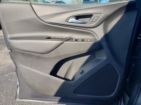 Used 2022 Chevrolet Equinox LT w/ Driver Convenience Package image 13