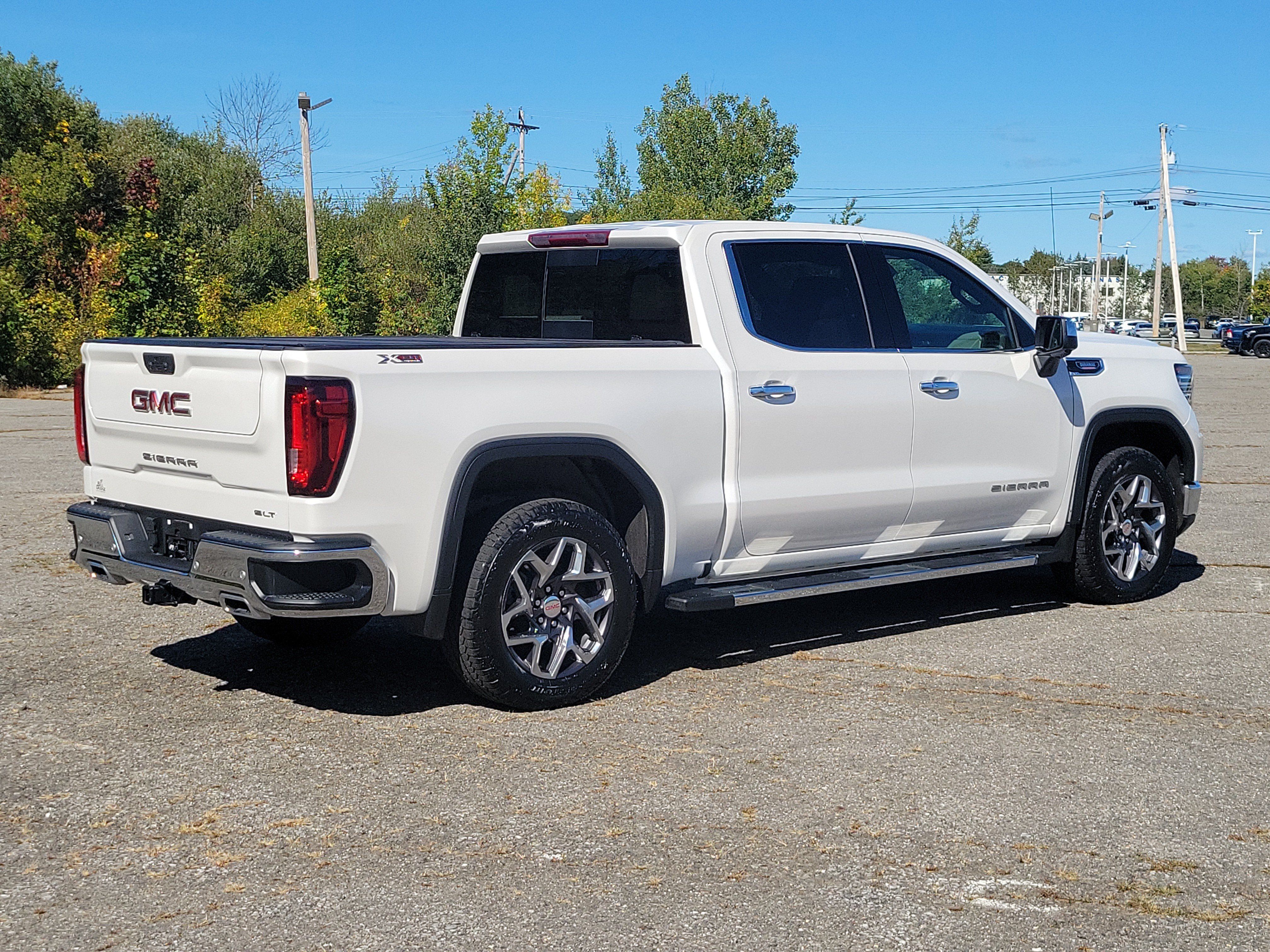 Used 2025 GMC Sierra 1500 SLT w/ SLT Premium Plus Package AWD/4WD image 5