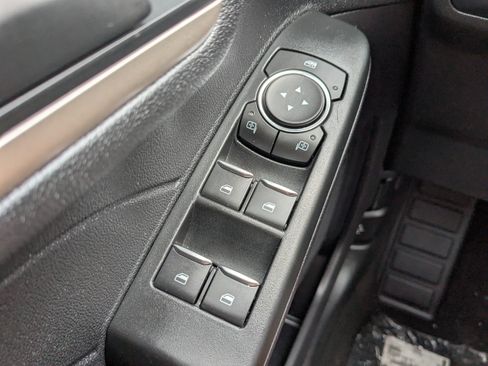 Used 2022 Ford Escape SE FWD image 25