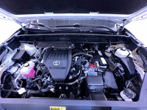 Used 2023 Toyota Highlander Platinum image 11