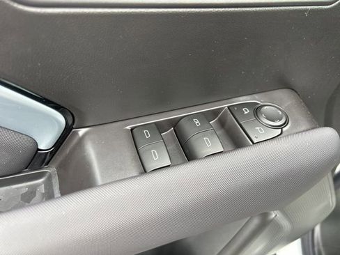 New 2026 Chevrolet Colorado Z71 w/ LPO, Hood Decal Package image 13