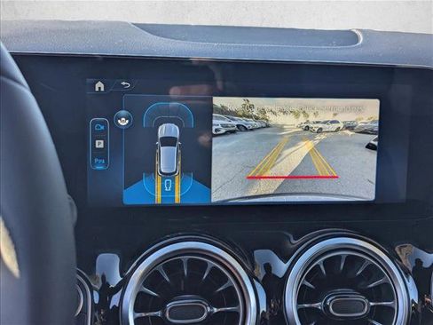 Used 2025 Mercedes-Benz GLA 250 image 12