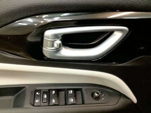 New 2026 Jeep Compass Limited image 13