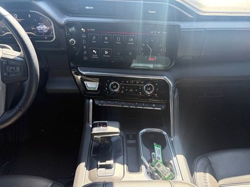 Used 2024 GMC Sierra 1500 Denali w/ Technology Package AWD/4WD image 11