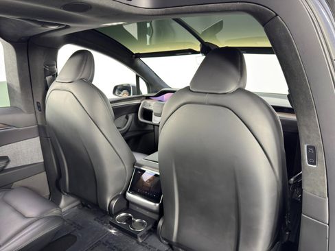Used 2022 Tesla Model X image 37