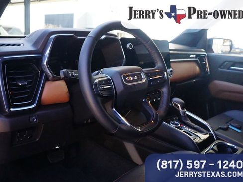 Used 2023 GMC Canyon AT4 w/ AT4 Premium Package image 17