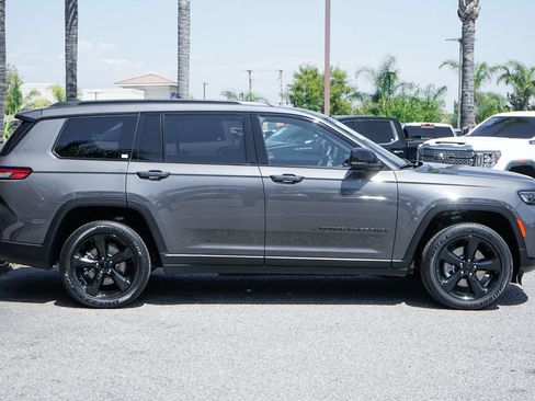 Used 2024 Jeep Grand Cherokee L Laredo AWD/4WD image 12