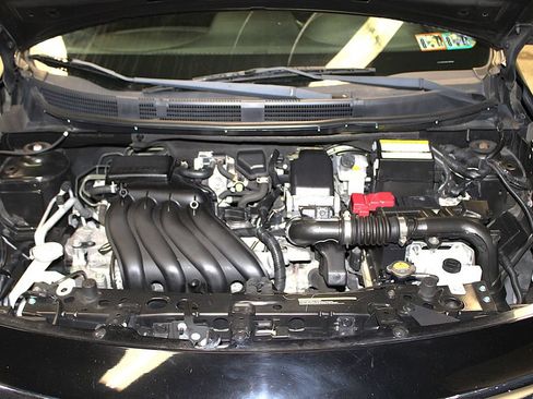 Used 2019 Nissan Versa S Plus FWD image 32