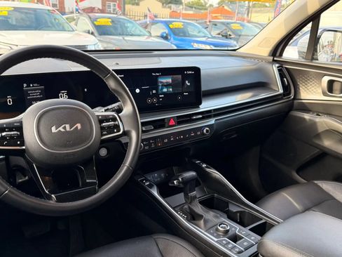 Used 2024 Kia Sorento S AWD/4WD image 17