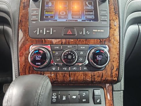 Used 2014 Chevrolet Traverse LTZ image 29