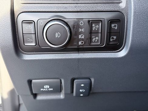 Used 2025 Ford F250 Platinum image 13