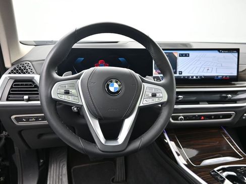 Used 2026 BMW X7 xDrive40i AWD/4WD image 11