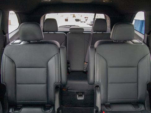 Used 2025 Buick Enclave Preferred image 22