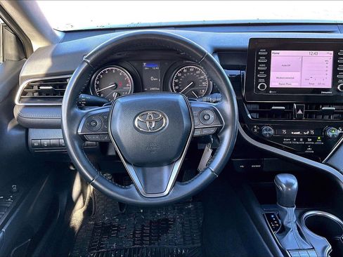 Used 2023 Toyota Camry SE image 5