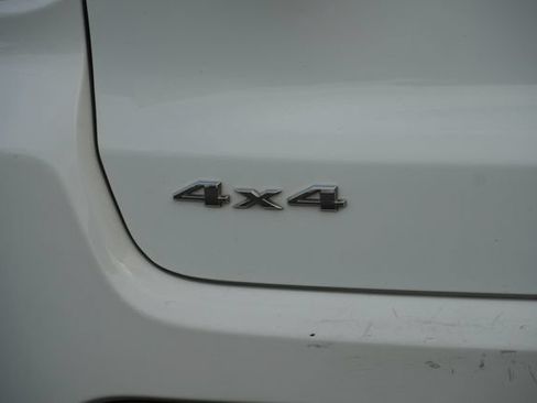 Used 2024 Jeep Compass Latitude AWD/4WD image 9