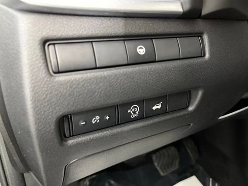 Used 2023 Nissan Rogue SV w/ SV Premium B Package FWD image 31