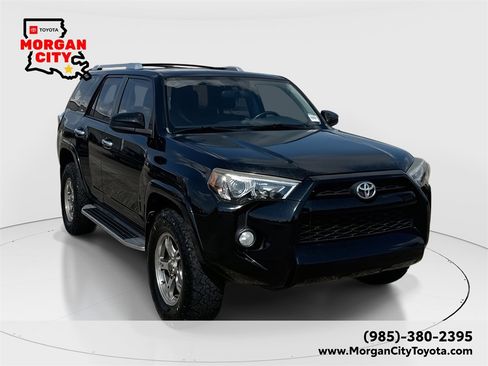 Used 2014 Toyota 4Runner SR5 image 1