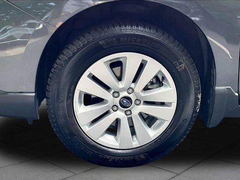 Used 2018 Subaru Outback 2.5i Premium AWD/4WD image 11