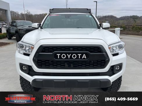 Used 2022 Toyota Tacoma SR image 30