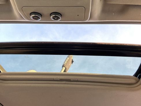 Used 2008 Nissan Pathfinder SE w/ Premium Pkg image 18