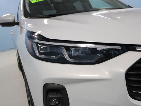 Used 2025 Ford Escape SE w/ PHEV Premium Package image 38