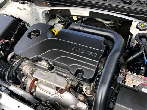 Used 2023 Chevrolet Malibu LS image 32