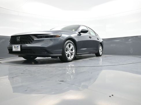 Certified 2023 Honda Accord LX image 25