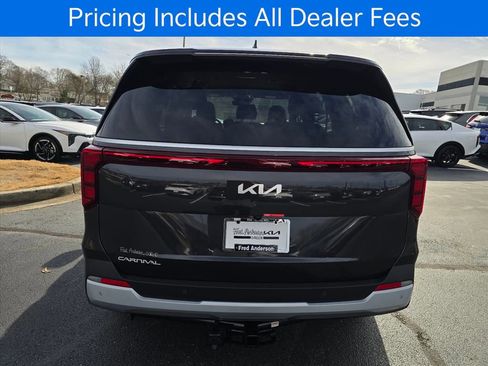 New 2026 Kia Carnival FWD image 4