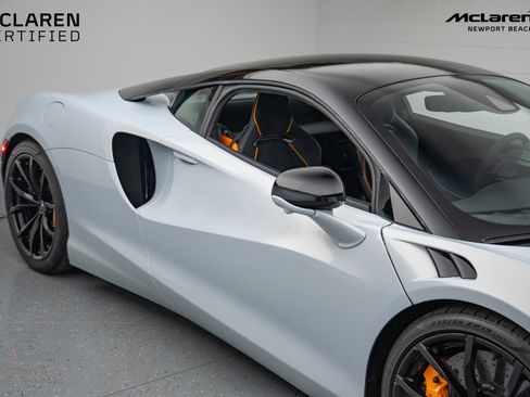 Used 2023 McLaren Artura Base image 4