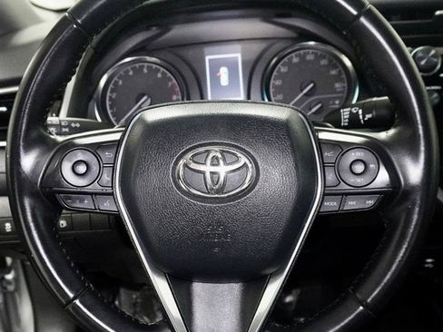 Used 2018 Toyota Camry SE image 12