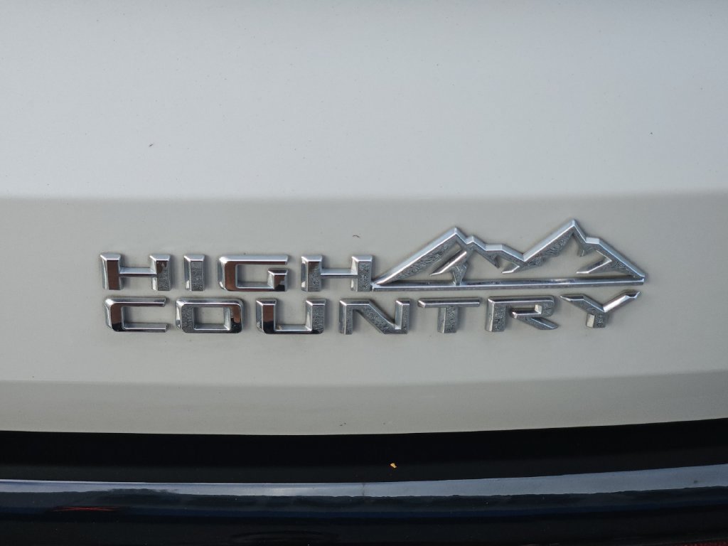Certified 2025 Chevrolet Traverse High Country FWD image 24